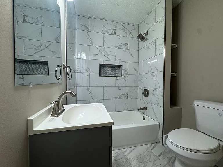 978 Leath St — Photo 8