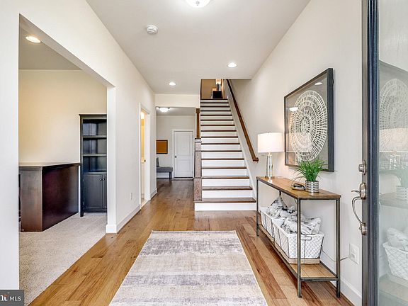 3rd image of 20400 Roslindale Dr
