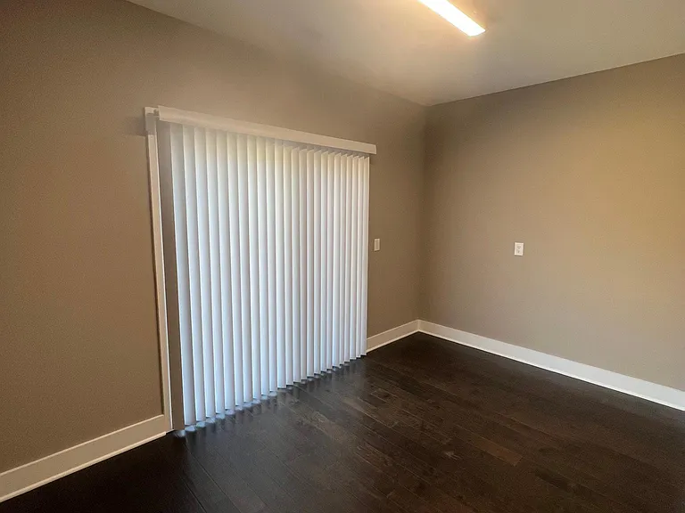 300 Canterbury Ln — Photo 12
