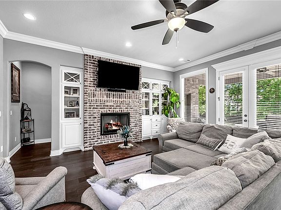 2nd image of 4010 NE Miner Ct