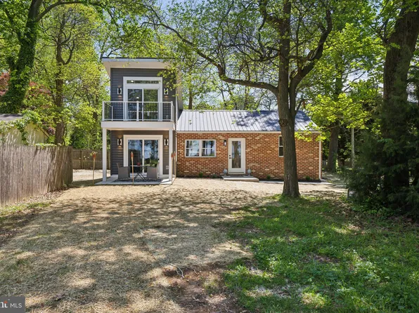 15 Baltimore Ave, Earleville, MD 21919
