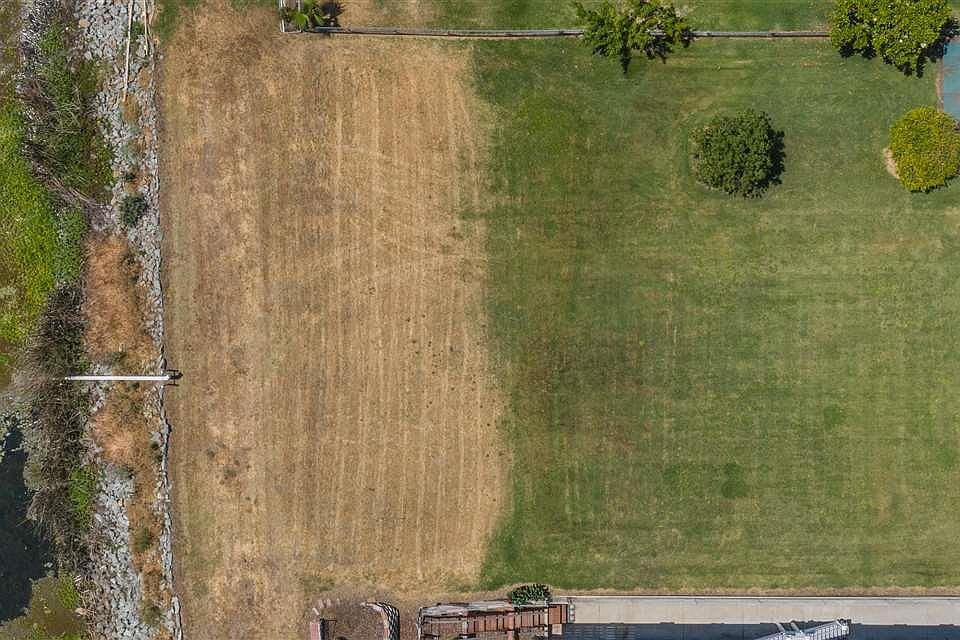 2nd image of 4668 N Stone Rd