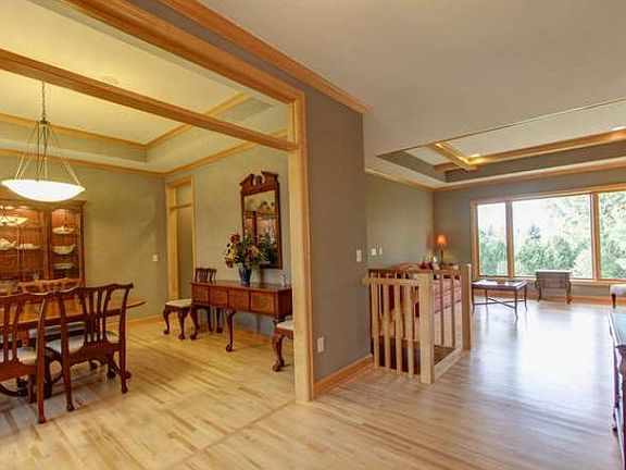 Formal dining and living
