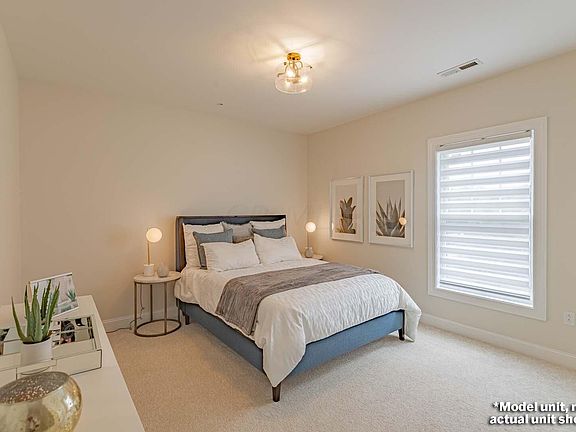 5th image of 5211 Highpointe Lakes Dr #7405