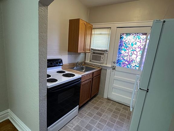 4th image of 3600-08 Hereford St #24781605B
