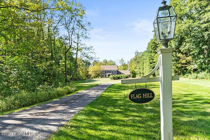 3rd image of 2079 Cook Road