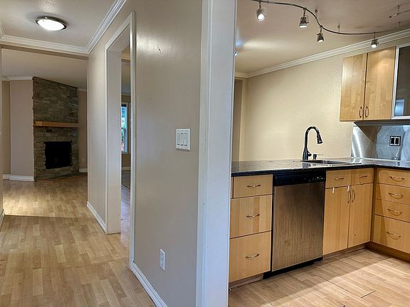 3rd image of 10015 NE 12th St APT 118