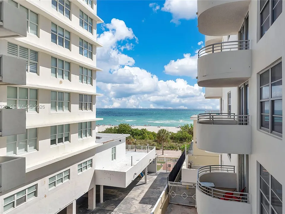 5555 Collins Ave #5B