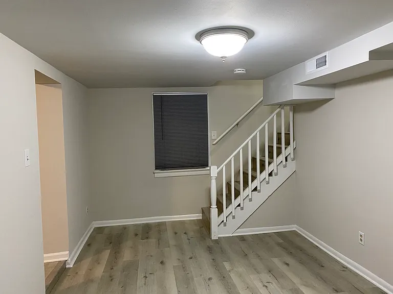 563 Pennington Ave — Photo 12
