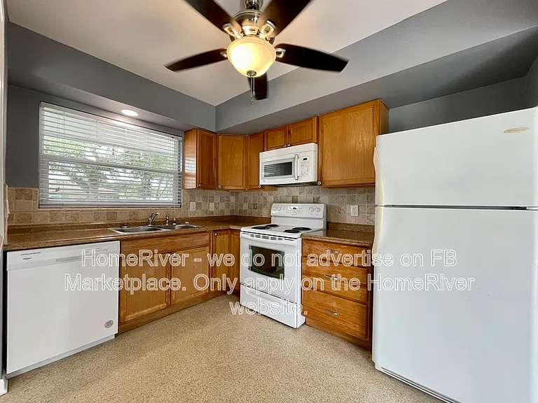 211 S Fernwood Ave — Photo 6