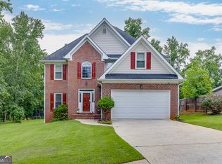 5803 Silverthorn Dr, Flowery Branch, GA 30542