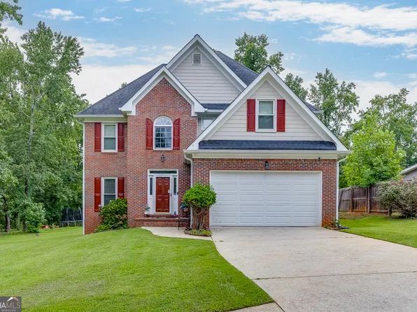 5803 Silverthorn Dr, Flowery Branch, GA 30542