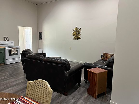 3rd image of 2997 Hall St