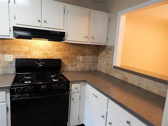 4th image of 1601 Cumberland Ct SE