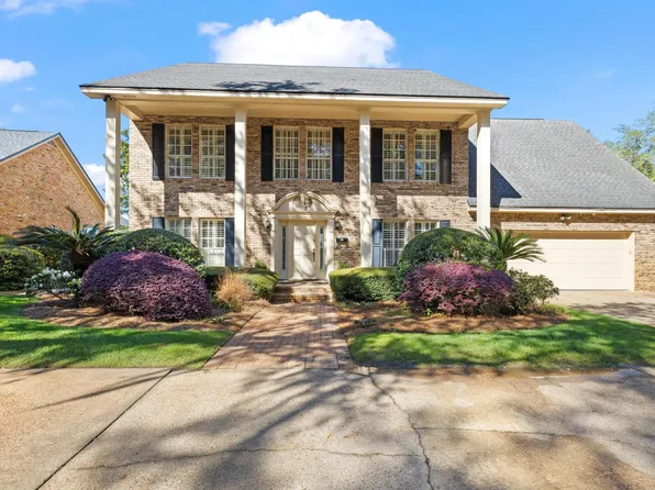 217 Yacht Club Dr, Fort Walton Beach, FL 32548