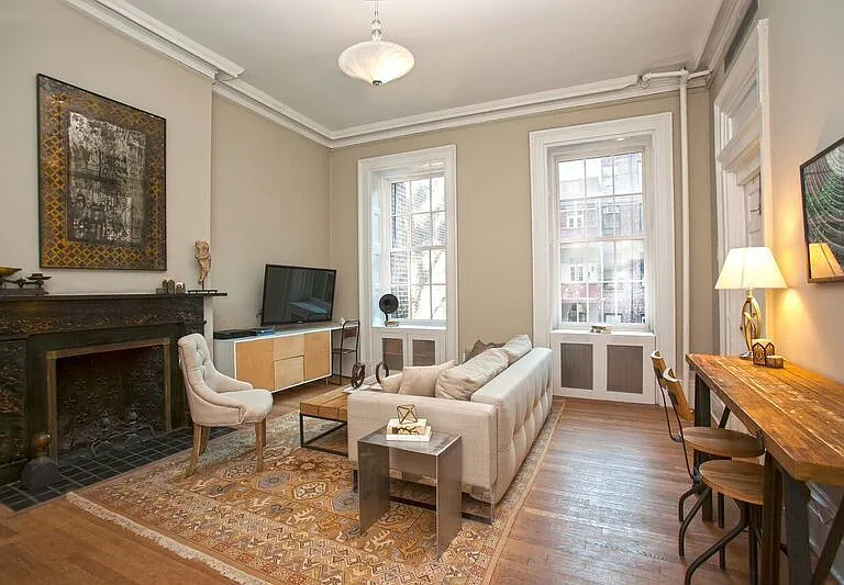 13 E 9th St #3R — Photo 1
