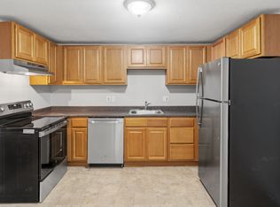 26 Forestdale/Random Housing, Holyoke, MA 01040