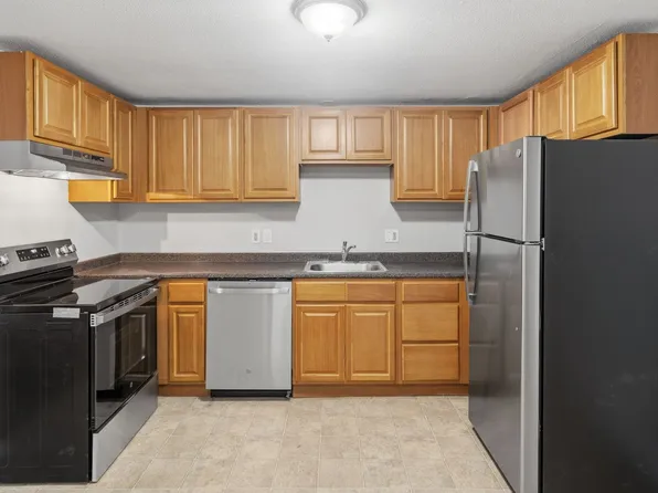 26 Forestdale/Random Housing, 26 Forestdale Ave #3, Holyoke, MA 01040