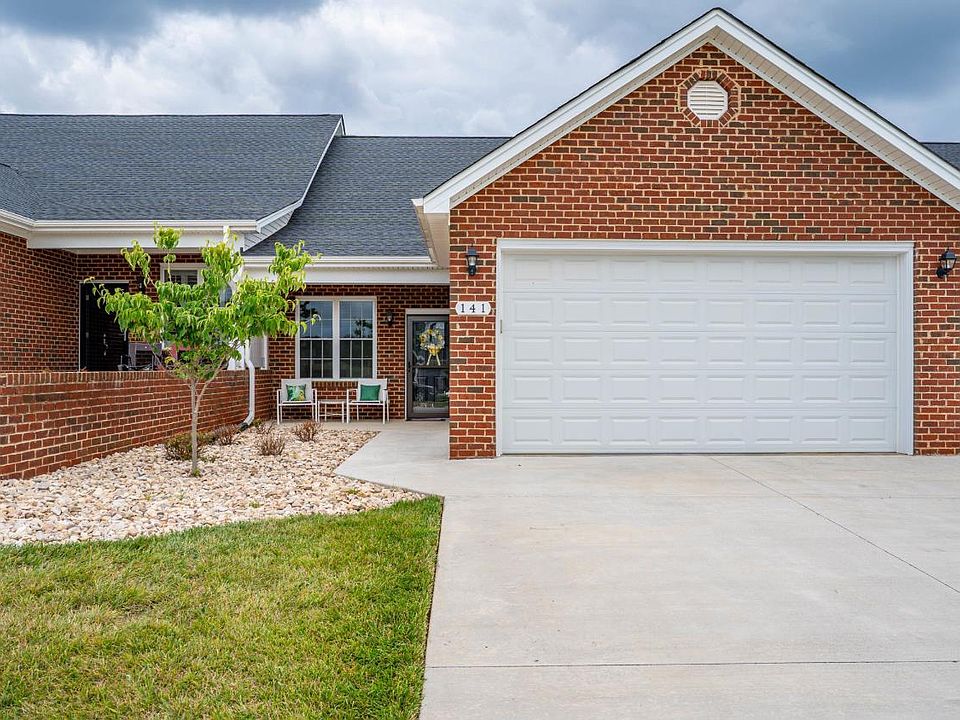 1st image of 141 Villa Oak Cir