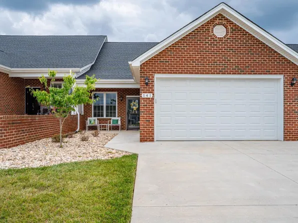 141 Villa Oak Cir, Bedford, VA 24523