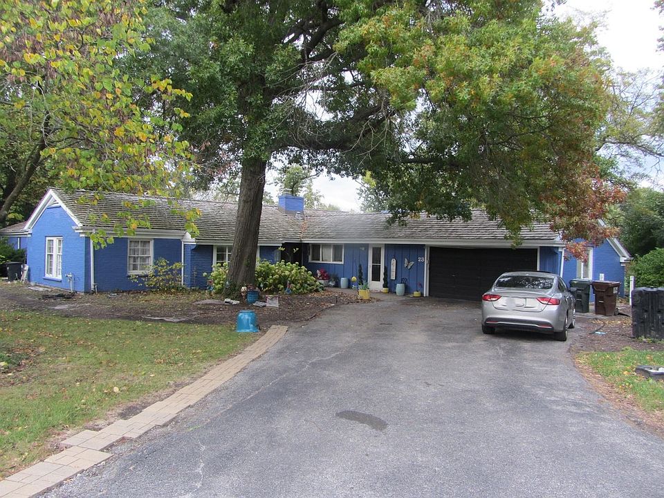 1st image of 23 Graymoor Ln