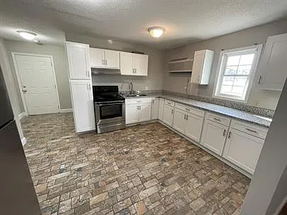 1206-1210 East McIver Rd - 2231 Loophole — Photo 2