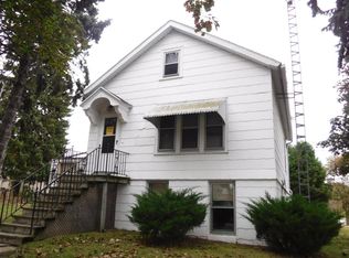 1143 S 19th St, Manitowoc, WI 54220