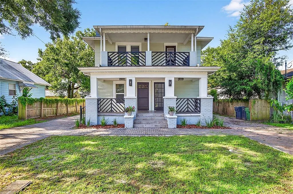 3 bed, 1.0 bath, 1083 sqft, $2,100 — Photo 1
