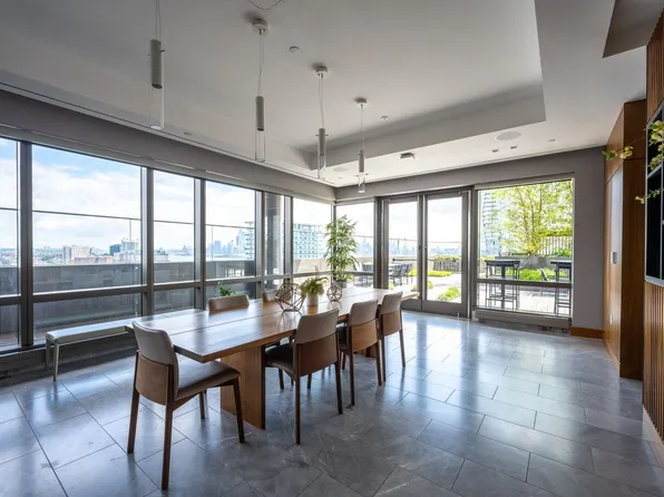 75 Park Lane South image 19 of 50