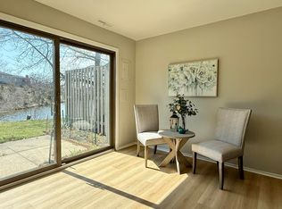 784 Peninsula Ct, Ann Arbor, MI 48105