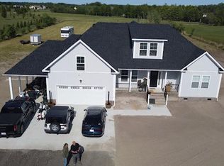 761 W Backwoods Rd, Moyock, NC 27958