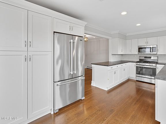 5th image of 65 E River Rd APT 20