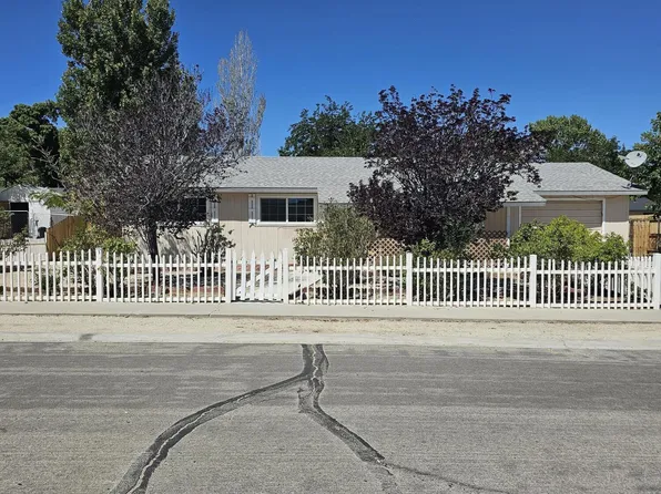 235 Birch St, Hawthorne, NV 89415