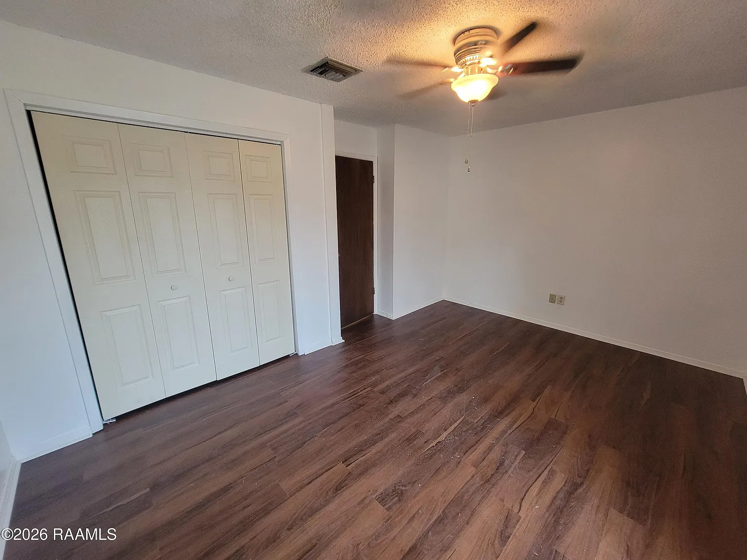 2 bed, 1.5 bath, 1050 sqft, $950 — Photo 2