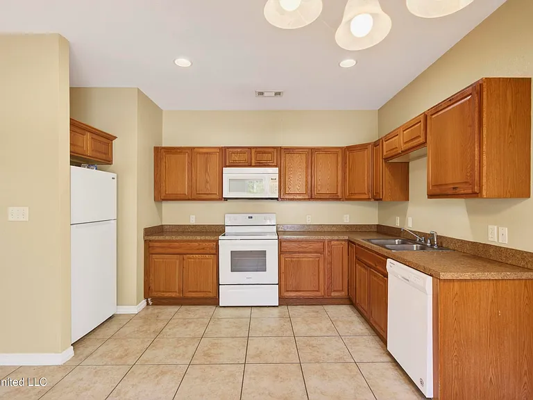 6225 E Newton St #6225 — Photo 11