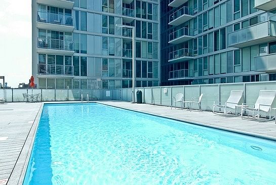 2nd image of 659 W Randolph St APT 817
