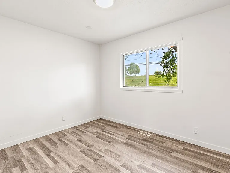 7209 S 78th St — Photo 14