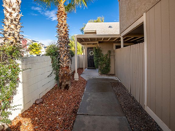 3rd image of 2990 W Talara Ln