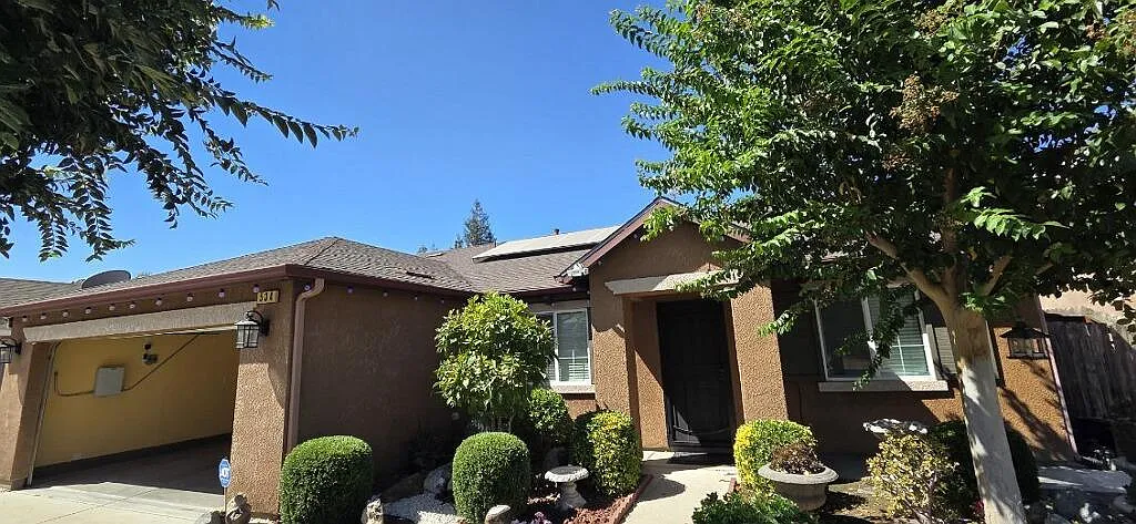 3 bed, 1445 sqft, $2,500 — Photo 1