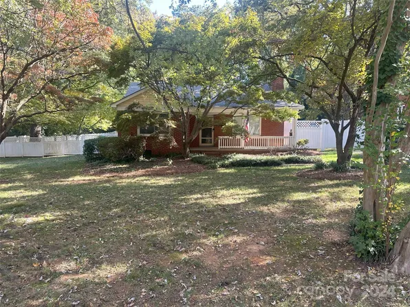 3238 Campbell Dr, Charlotte, NC 28205