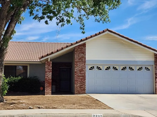 2732 El Nido Ln, Lancaster, CA 93535