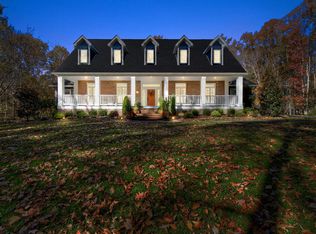 602 Harbor Point Dr, Johnson City, TN 37615