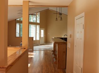 393 Back Valley Rd, Oliver Springs, TN 37840