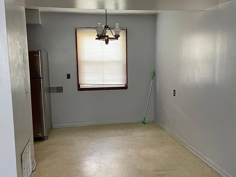 290 Louis Ave #A — Photo 6