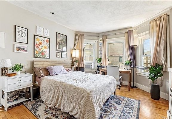 3rd image of 1619 Massachusetts Ave #Penthouse 37