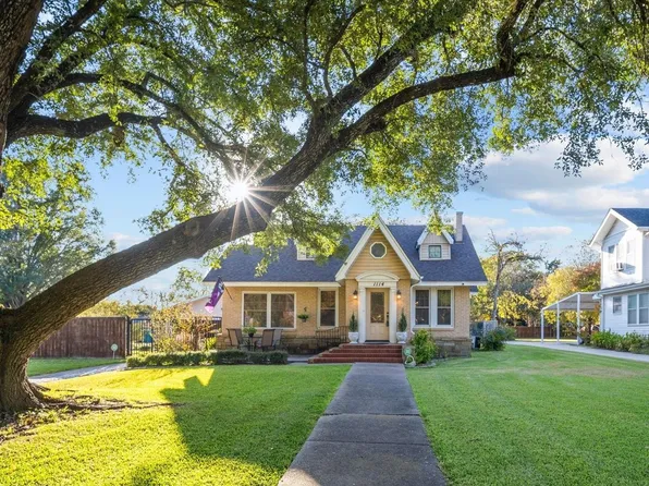 1114 S Crockett St, Sherman, TX 75090