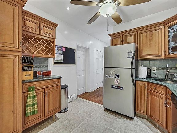 5th image of 6713 Bergenwood Ave