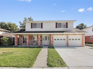 3720 Huntlee Dr, New Orleans, LA 70131