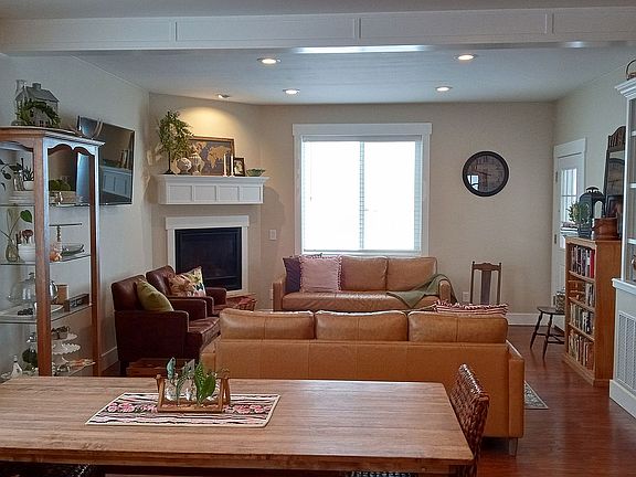 4th image of 1822 Lookout Point Dr