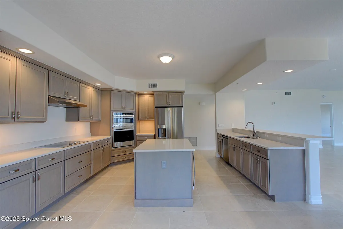 Building Photo - 1465 S Harbor City Blvd #204